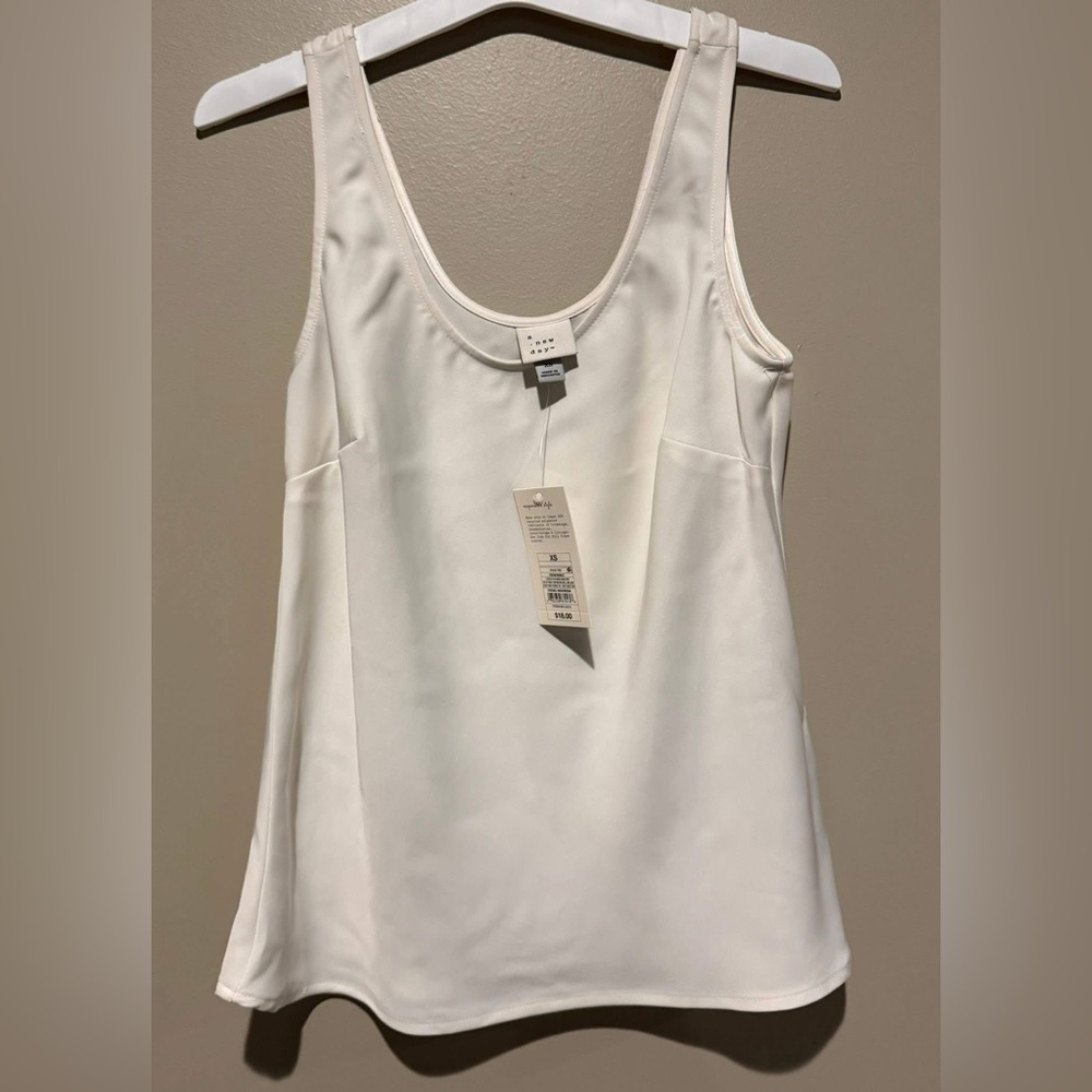 NWT XS